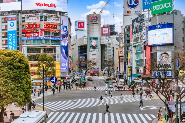 今度は渋谷に巨大犬！ヒットの3Ｄカラクリ時計「シブハチヒットビジョン」が展開